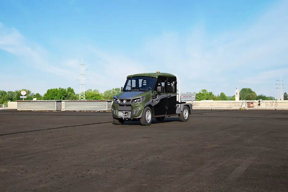 Veículos militares elétricos