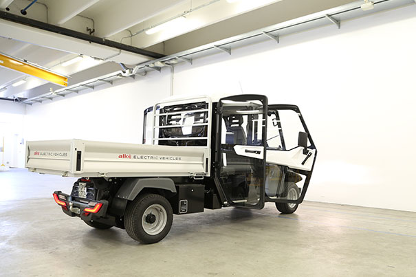 Ve&iacute;culos zero emiss&otilde;es cabina dupla Alke'