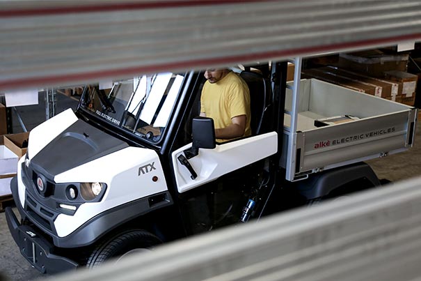 Ve&iacute;culos el&eacute;tricos ligeiros ATX 310E