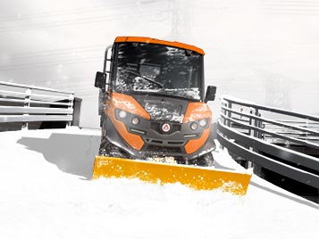 Veículos com pá limpa neves
