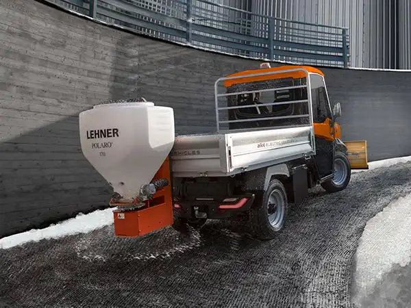 Veículos elétricos com espalhador de sal - Pá limpa-neves combinada com espalhador de sal Lehner Polaro