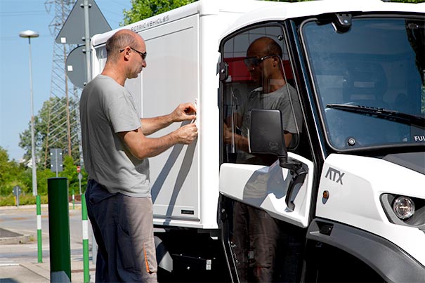 Furg&atilde;o el&eacute;trico - Transporte & Log&iacute;stica