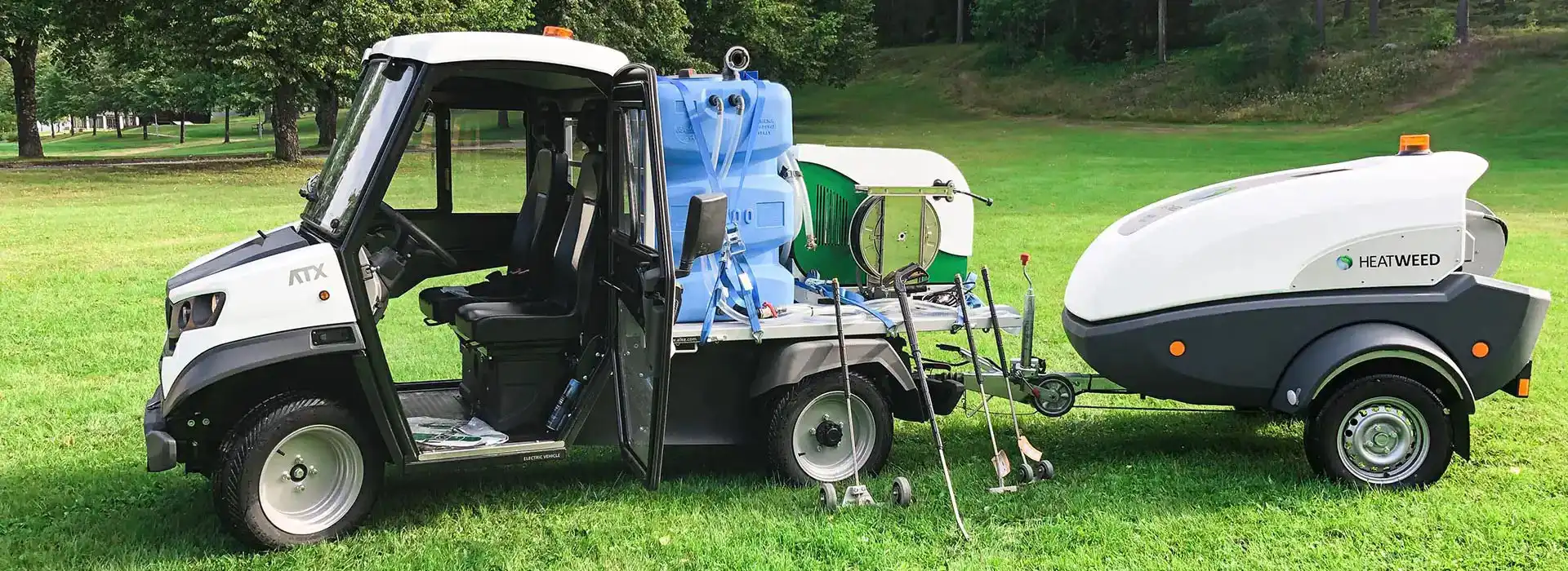 Um buggy de golfe N1 robusto como um veículo todo-o-terreno