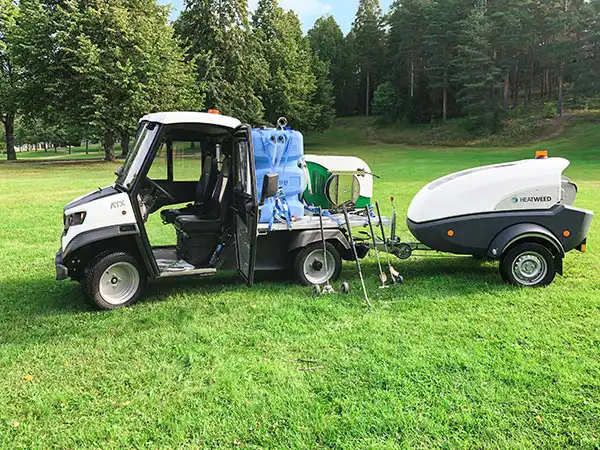Um buggy de golfe N1 robusto como um veículo todo-o-terreno