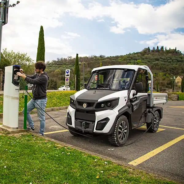 Quanto se economiza com um carro elétrico? Calcule os custos! | ALKE’;