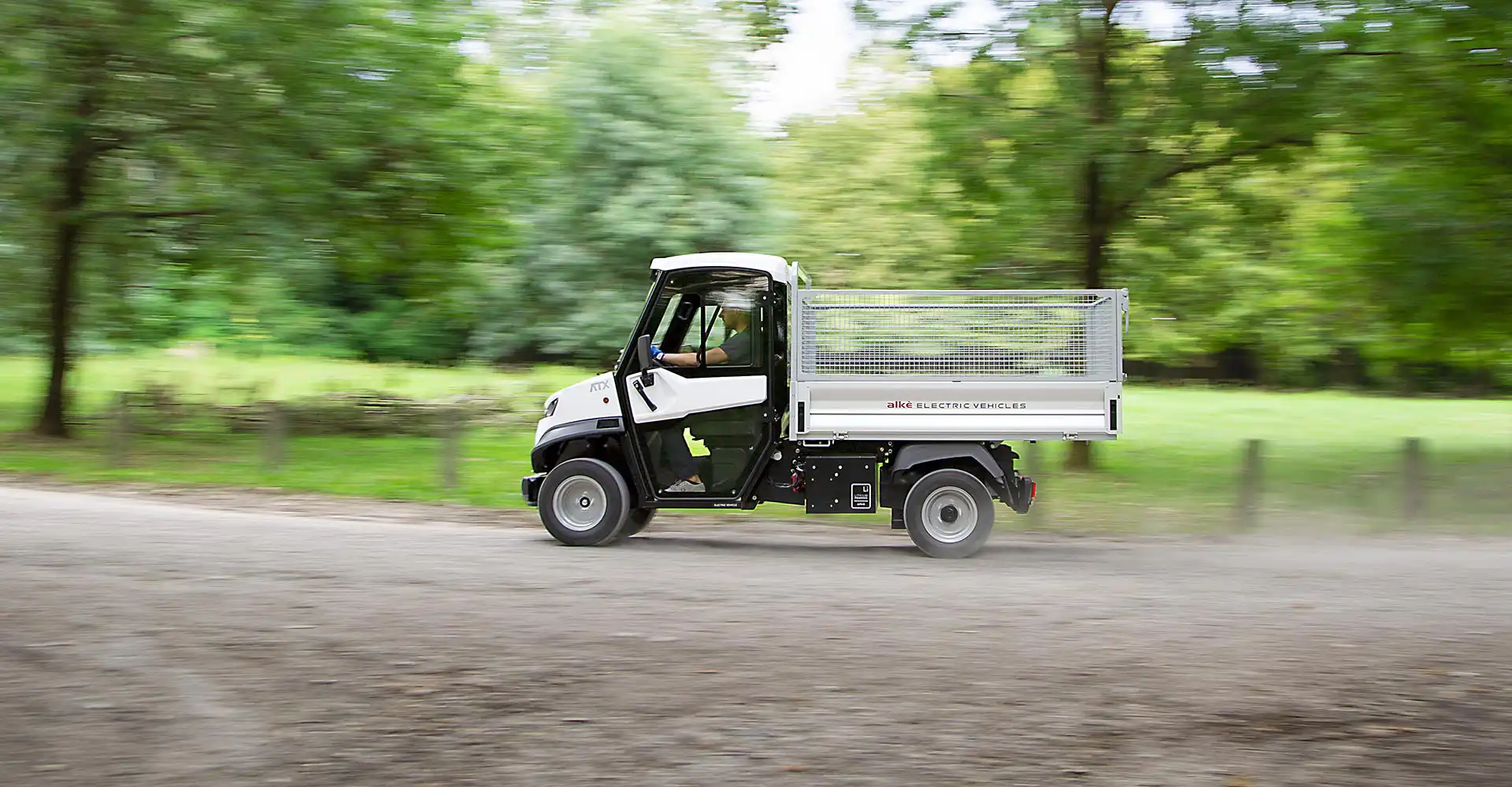 Veículos utilitários elétricos com taipais