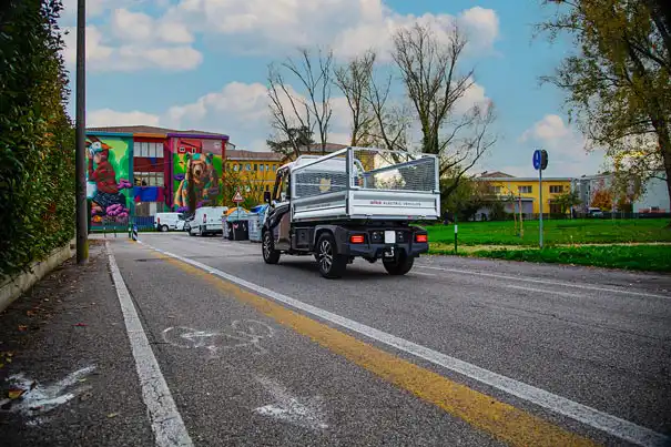 Viaturas elétricas com taipais da ALKE'