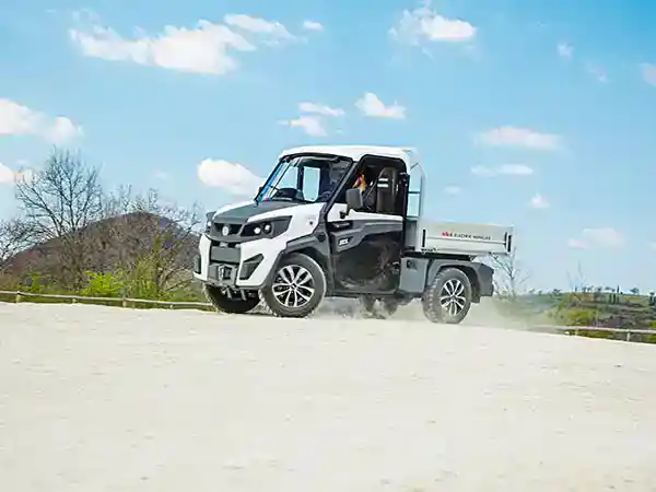Quadriciclo elétrico todo-o-terreno 4x4 ATX4